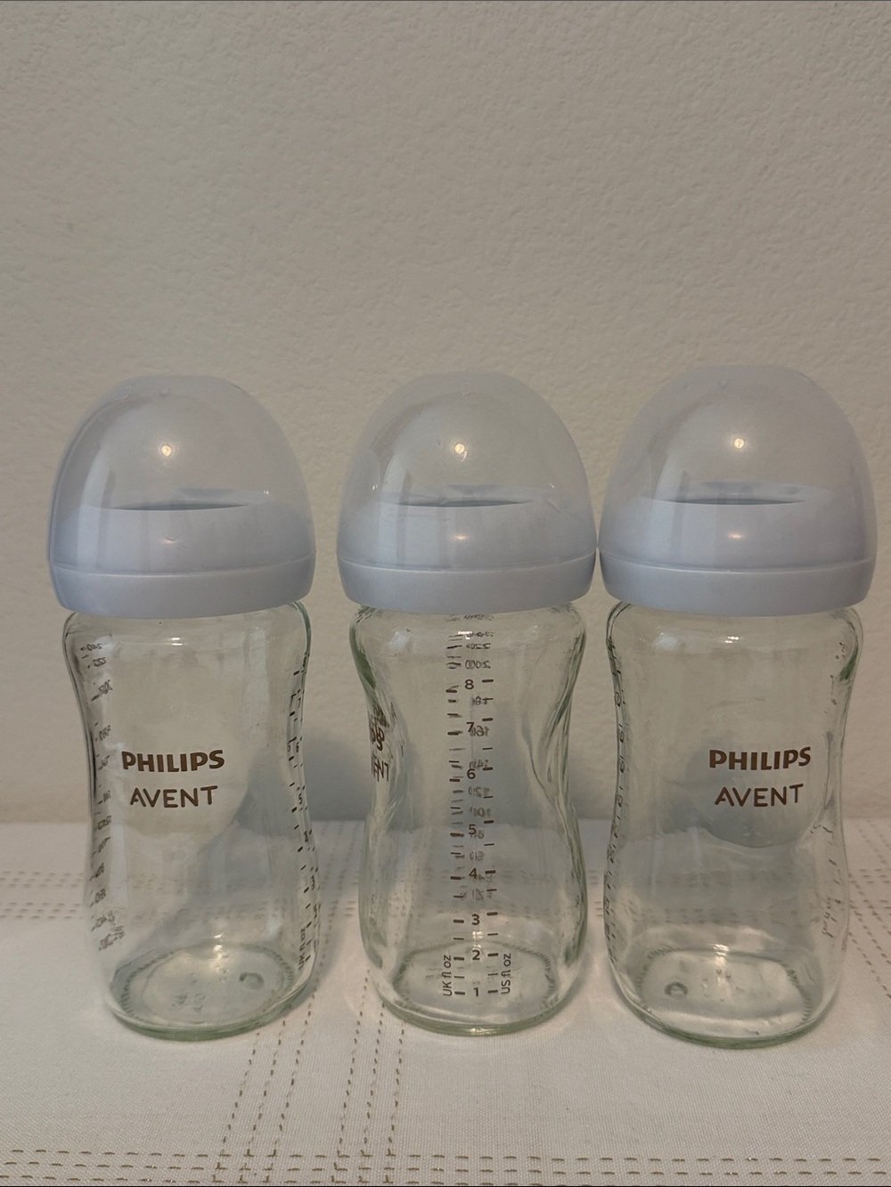EUC Philips Avent Glass Bottles 8 oz, 3-pack